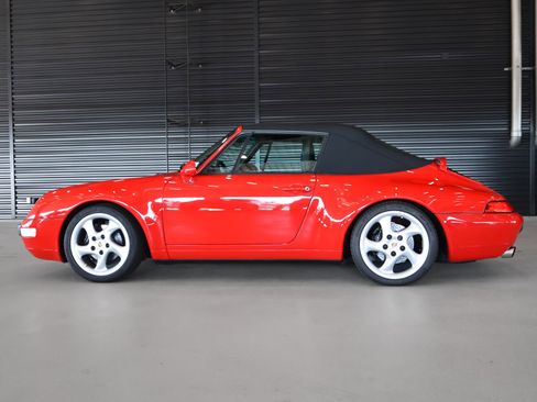Used 1997 Porsche 911 Carrera image 2