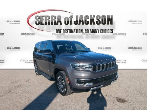 Used 2024 Jeep Wagoneer Series II w/ Flexible Seating Group AWD/4WD image 2