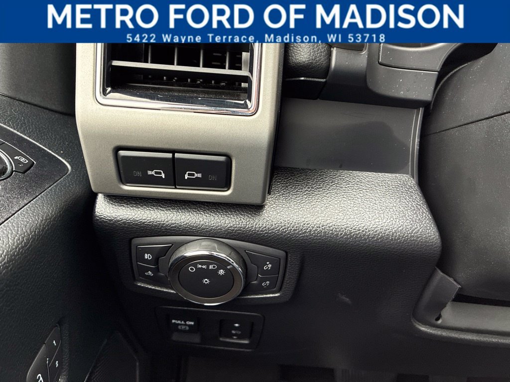 Used 2020 Ford F150 Lariat w/ Equipment Group 502A Luxury AWD/4WD image 40