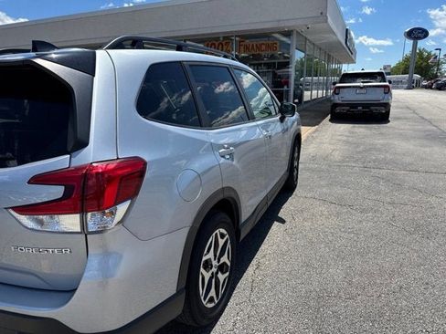 Used 2024 Subaru Forester Premium AWD/4WD image 3