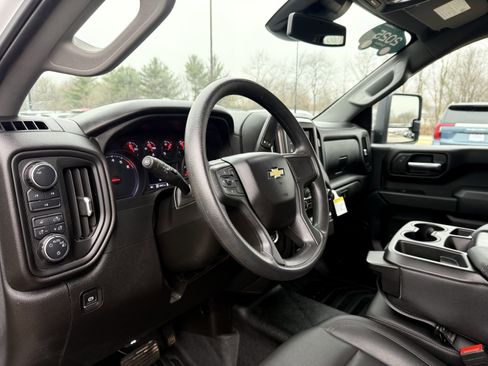 Used 2025 Chevrolet Silverado 2500 W/T w/ WT Convenience Package image 10