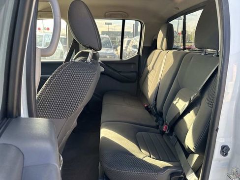 Used 2018 Nissan Frontier PRO-4X image 18