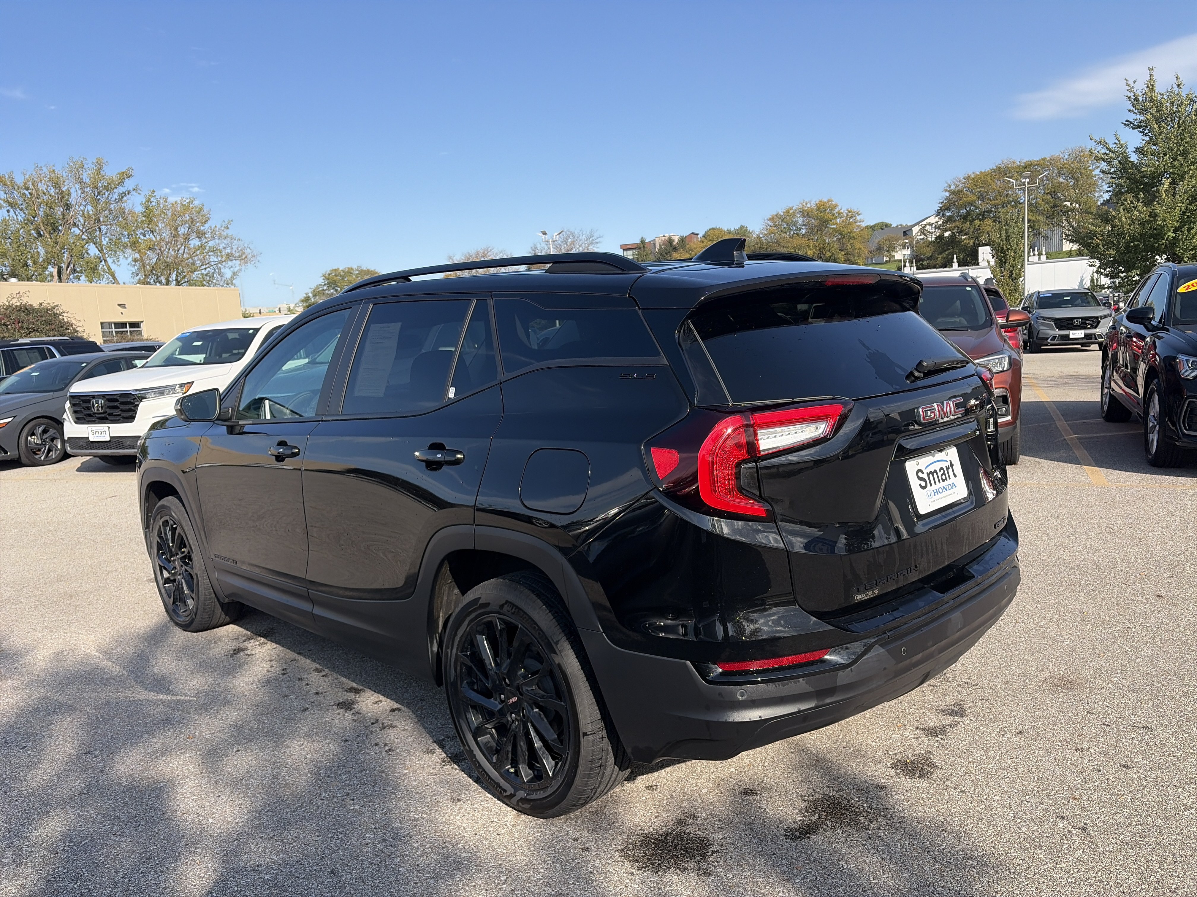 Used 2024 GMC Terrain SLE w/ Elevation Edition AWD/4WD image 7