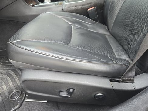 Used 2019 Chrysler 300 Limited image 25