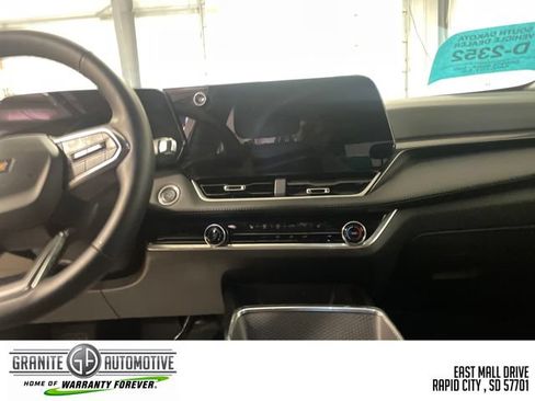 Used 2026 Chevrolet Equinox LT AWD/4WD image 22