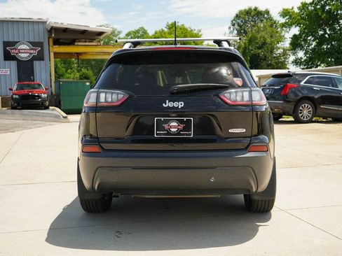 Used 2019 Jeep Cherokee Latitude w/ Popular Appearance Group FWD image 19