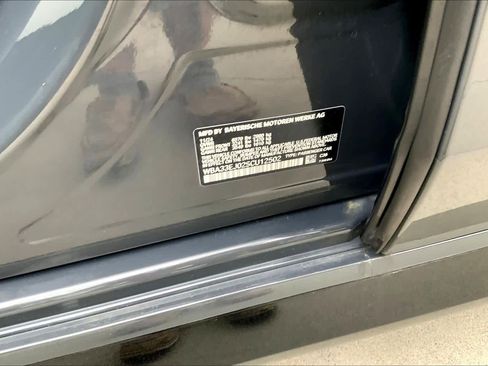 Certified 2025 BMW 760i xDrive w/ Executive Package image 33