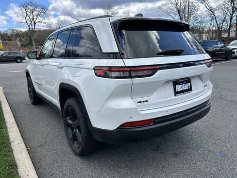 Certified 2023 Jeep Grand Cherokee Altitude image 6