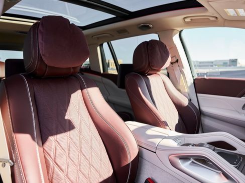 Used 2026 Mercedes-Benz Maybach GLS 600 Maybach GLS 600 image 40