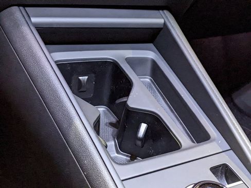 New 2025 Volkswagen Tiguan SE R-Line image 19