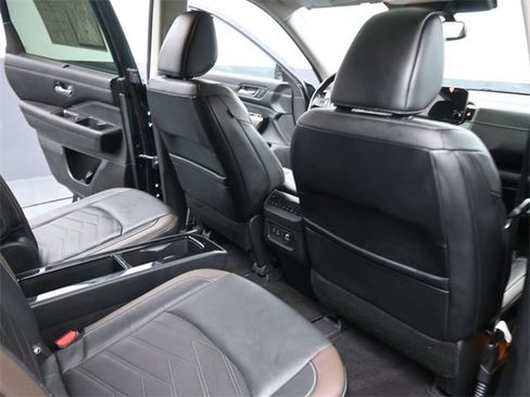 Used 2022 Nissan Pathfinder Platinum w/ Cargo Package image 27