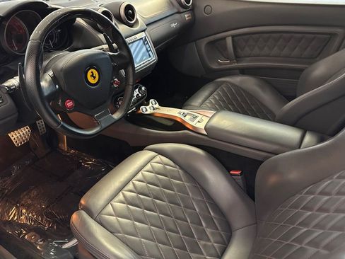 Used 2010 Ferrari California image 9