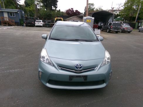 Used 2014 Toyota Prius V Three FWD image 5