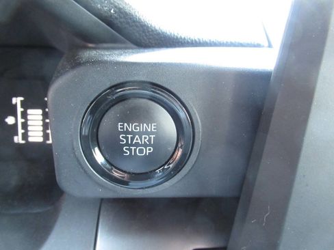 Used 2024 Toyota Tacoma SR5 AWD/4WD image 27