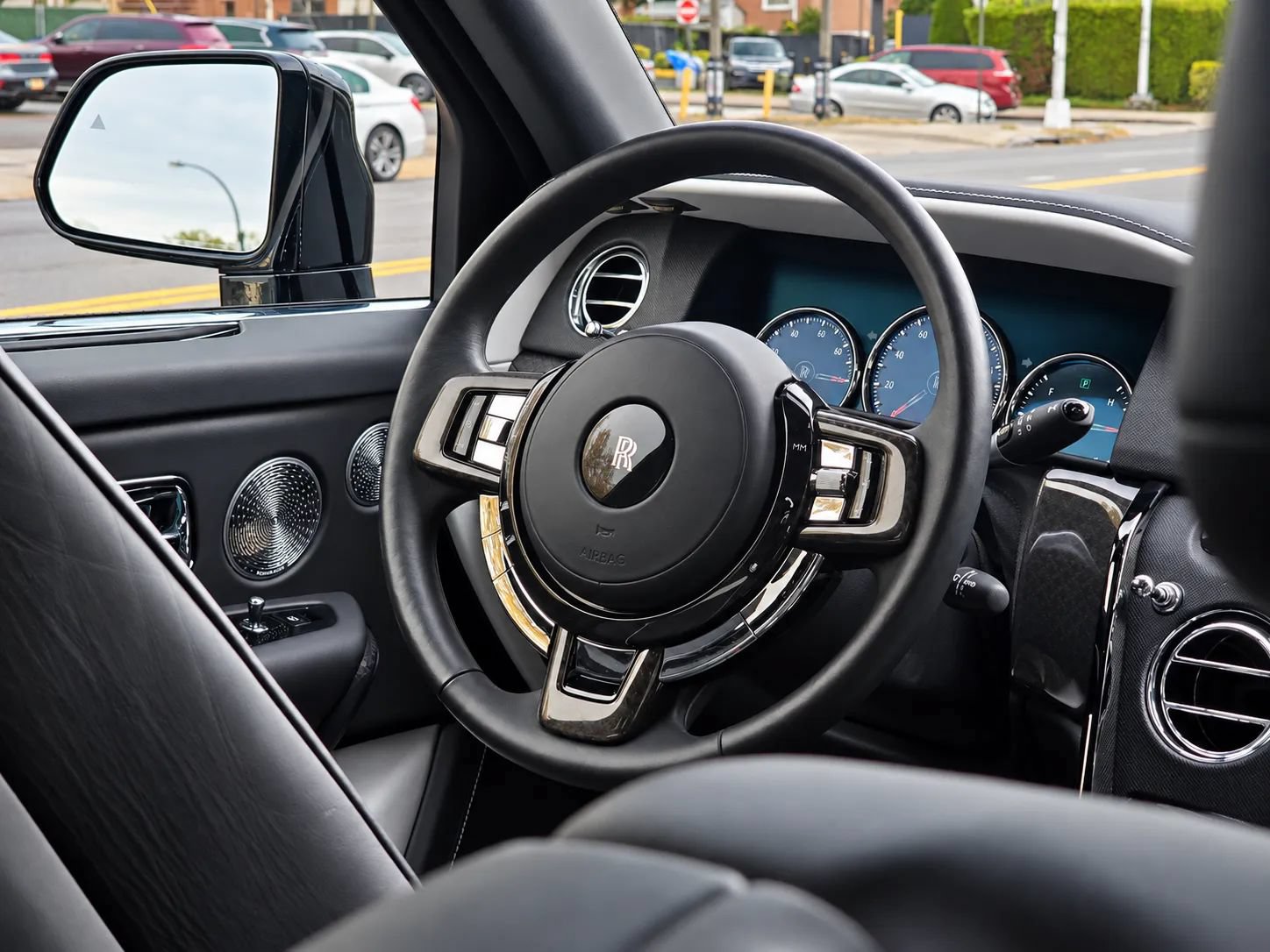 Used 2020 Rolls-Royce Cullinan Black Badge AWD/4WD image 26