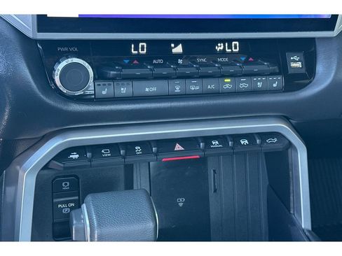 Used 2025 Toyota Tundra Platinum image 23