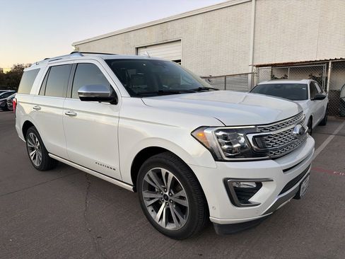 Used 2021 Ford Expedition Platinum image 2