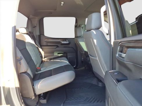 Used 2024 Chevrolet Silverado 1500 LT Trail Boss w/ LPO, Dark Essentials Package image 13