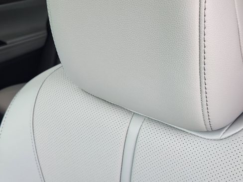 New 2026 Toyota Highlander Limited image 16