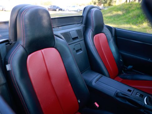 Used 2006 MAZDA MX-5 Miata Sport image 10