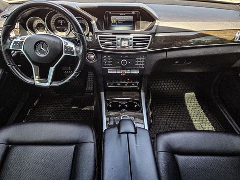 Used 2016 Mercedes-Benz E 350 4MATIC Sedan image 32