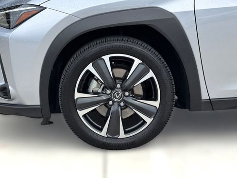 Certified 2025 Lexus UX 300h FWD w/ Accessory Package (Z2) image 12