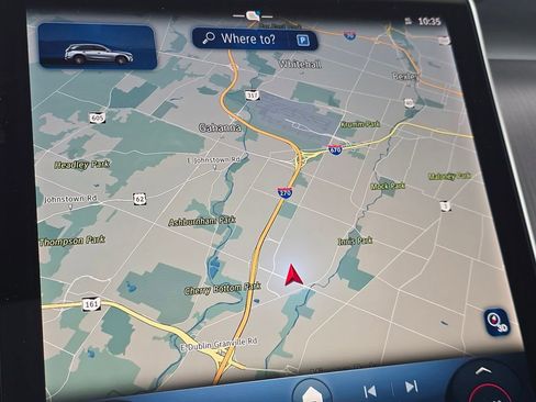 Used 2025 Mercedes-Benz GLC 300 4MATIC image 4