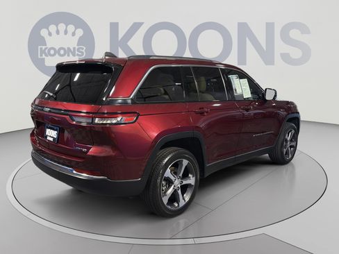 Used 2023 Jeep Grand Cherokee Limited AWD/4WD image 7