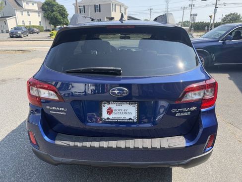 Used 2017 Subaru Outback 2.5i Premium AWD/4WD image 6