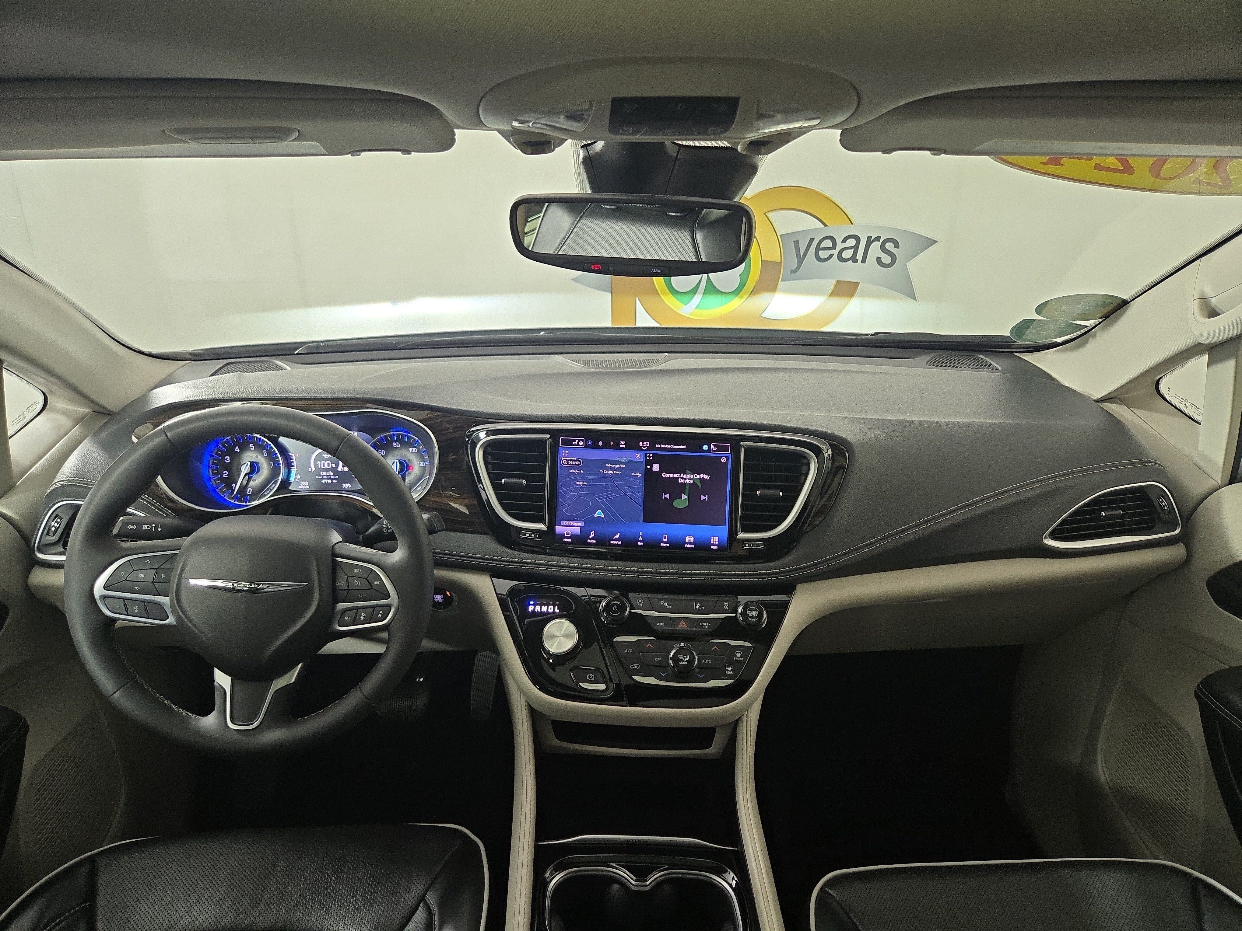 Used 2024 Chrysler Pacifica Limited FWD image 14
