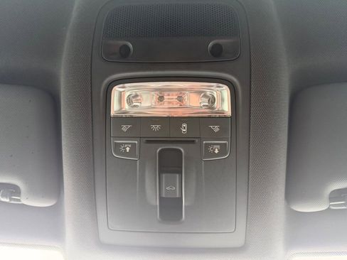 Used 2018 Audi Q3 2.0T Premium image 34