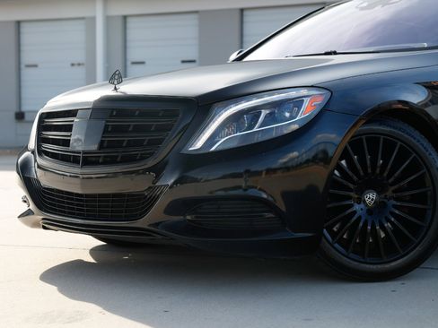 Used 2017 Mercedes-Benz Maybach S 550 4MATIC image 32