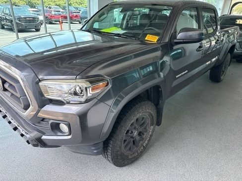 Used 2021 Toyota Tacoma SR5 AWD/4WD image 1