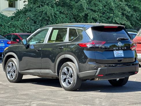 Used 2025 Nissan Rogue SV FWD image 6