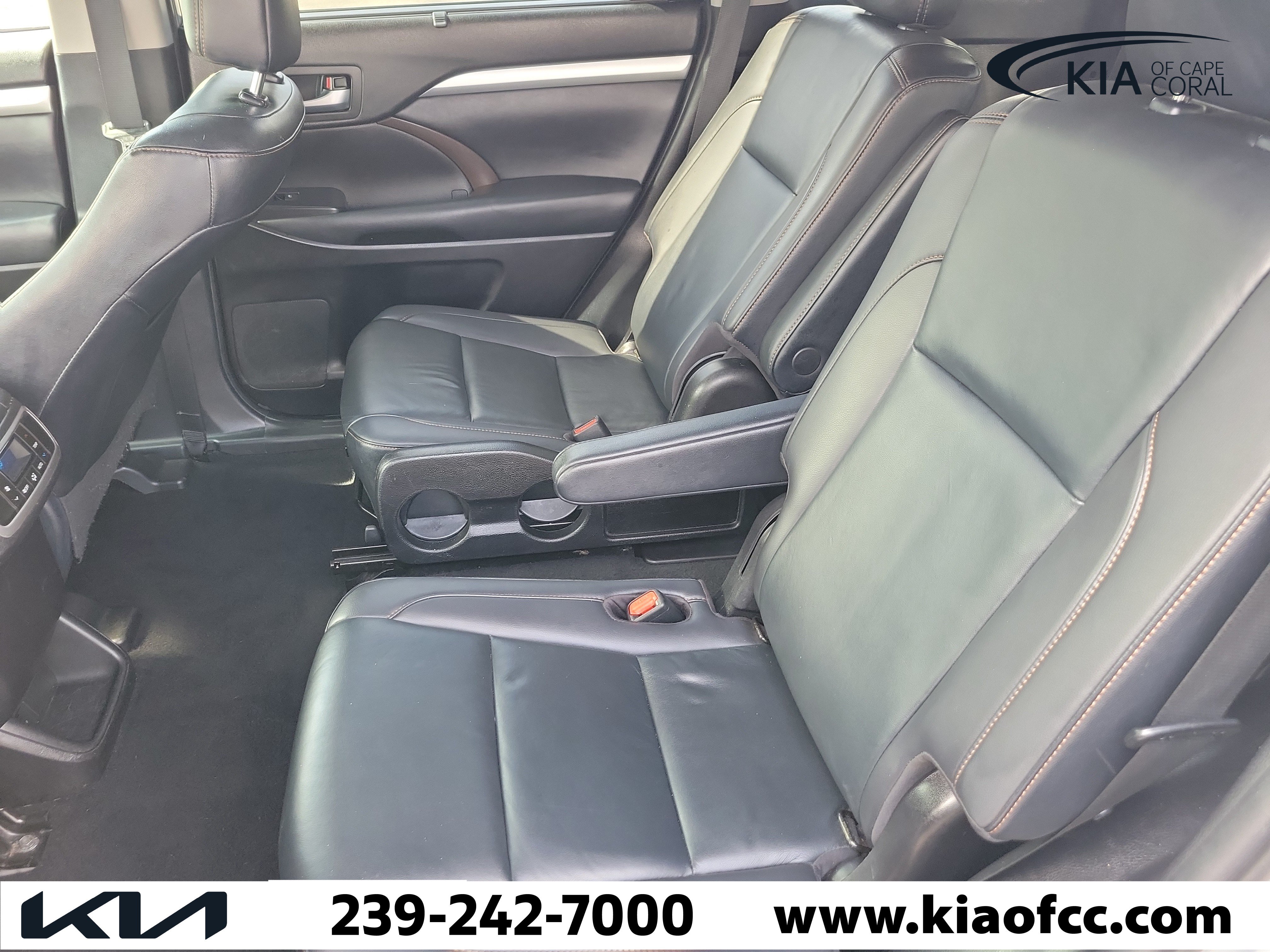 Used 2019 Toyota Highlander XLE FWD image 13