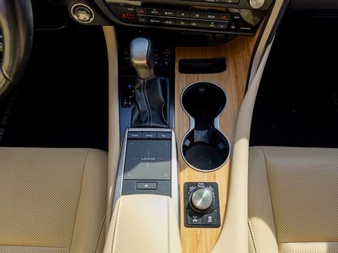 Used 2022 Lexus RX 350L Premium w/ Premium Package image 51