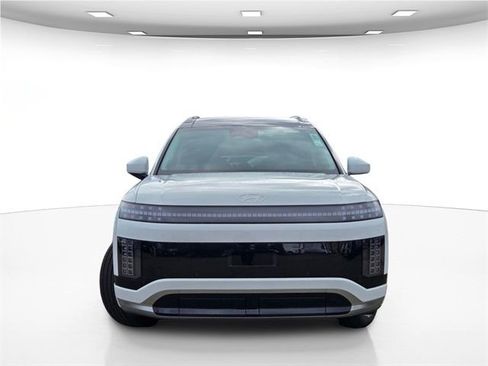 New 2026 Hyundai Ioniq 9 Calligraphy image 2