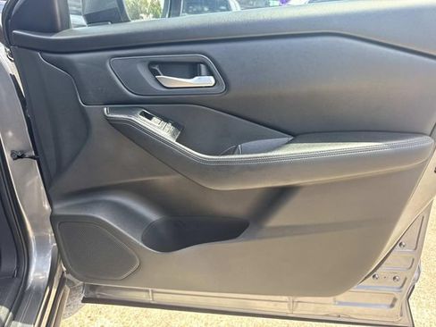 Used 2024 Nissan Rogue SV AWD/4WD image 18