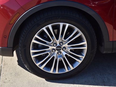 Used 2018 Lincoln MKX Reserve w/ Driver Assistance Package image 12