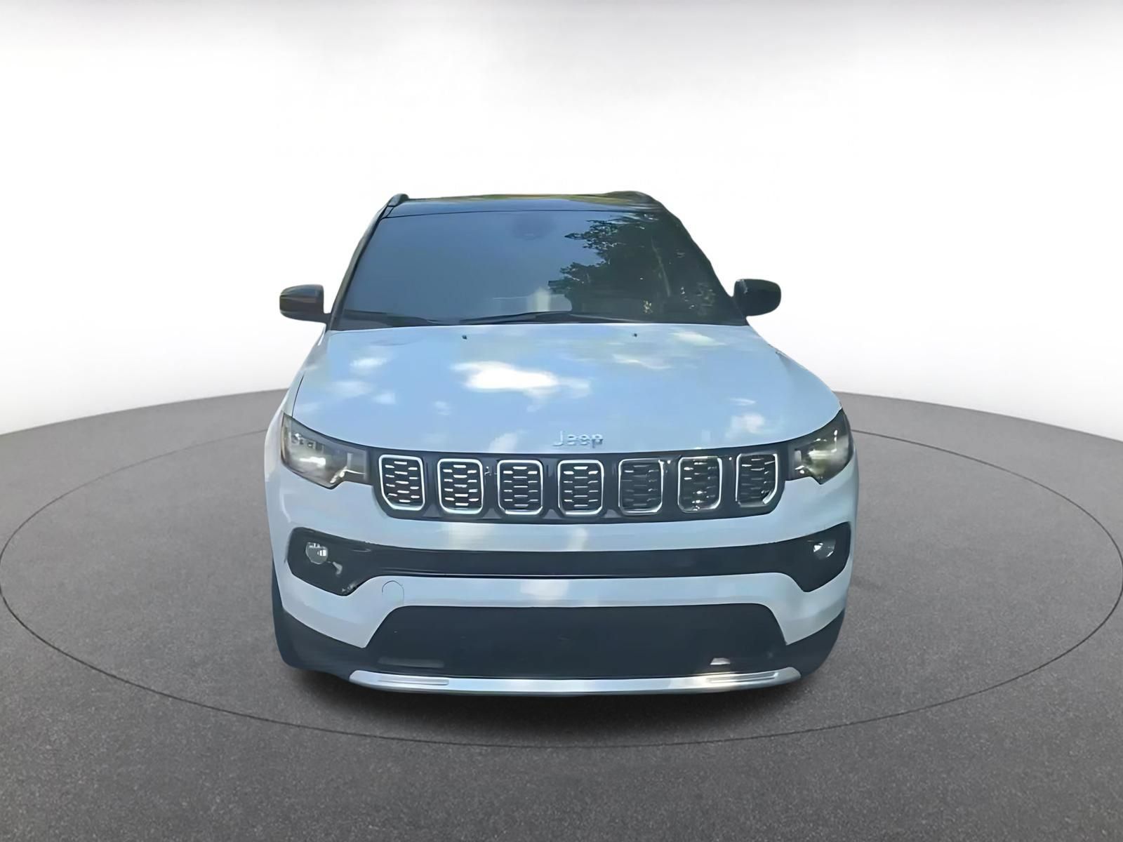 Used 2025 Jeep Compass Limited AWD/4WD image 3