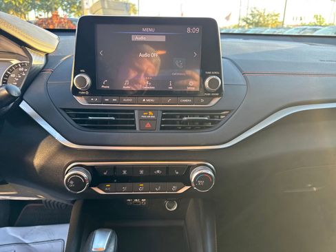 Certified 2020 Nissan Altima 2.5 SR w/ Premium Package image 17