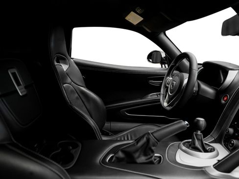 Used 2013 SRT Viper GTS w/ GTS Laguna Interior Pkg RWD image 52