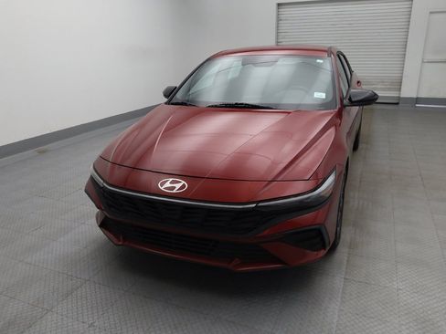 Used 2025 Hyundai Elantra Sport FWD image 15