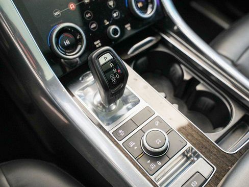 Used 2020 Land Rover Range Rover Sport HSE image 37