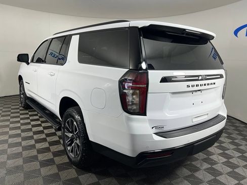 Certified 2023 Chevrolet Suburban Z71 w/ Luxury Package AWD/4WD image 3