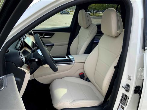 Certified 2025 Mercedes-Benz GLC 300 4MATIC image 12