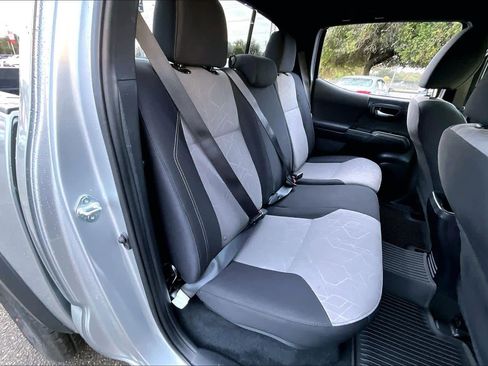 Certified 2023 Toyota Tacoma TRD Off-Road image 19