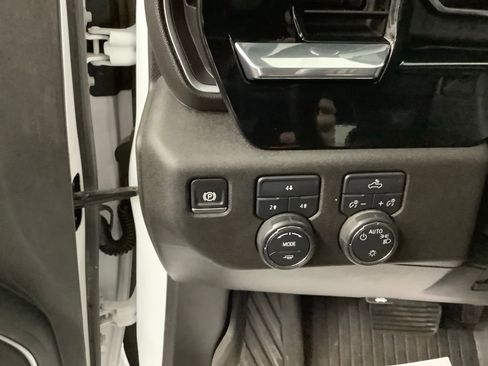 Used 2024 Chevrolet Silverado 2500 LT image 13