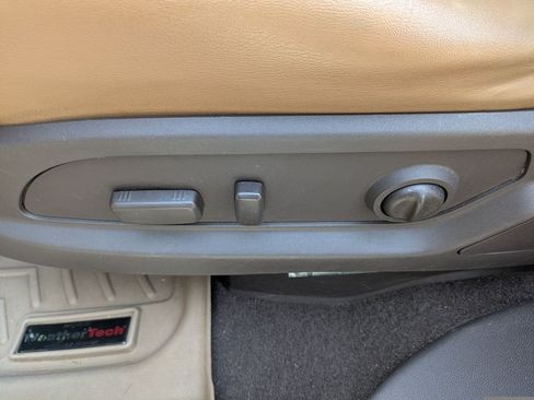 Used 2015 Buick Enclave Leather FWD image 21