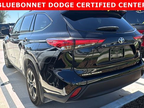 Used 2020 Toyota Highlander XLE image 6